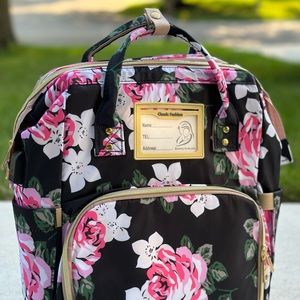 Motababy Diaper Backpack with Portable Bassinet